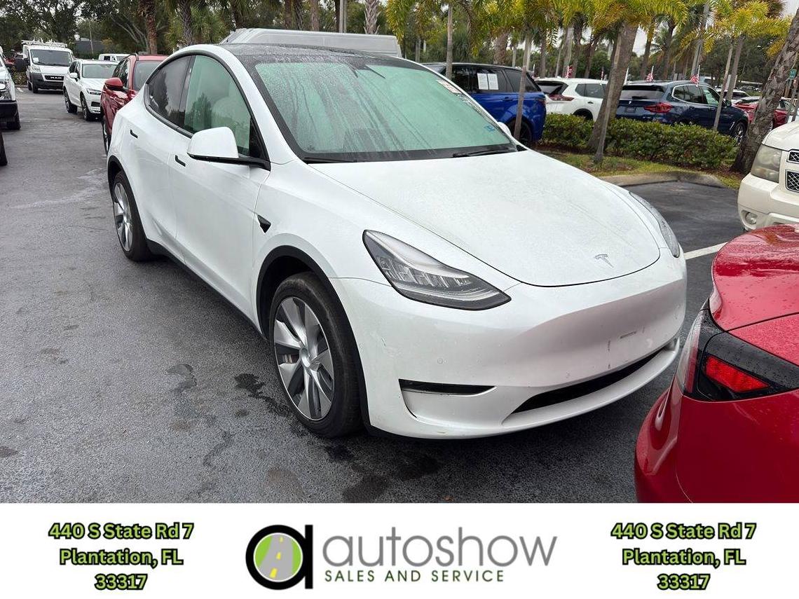 TESLA MODEL Y 2020 5YJYGDEE8LF027656 image